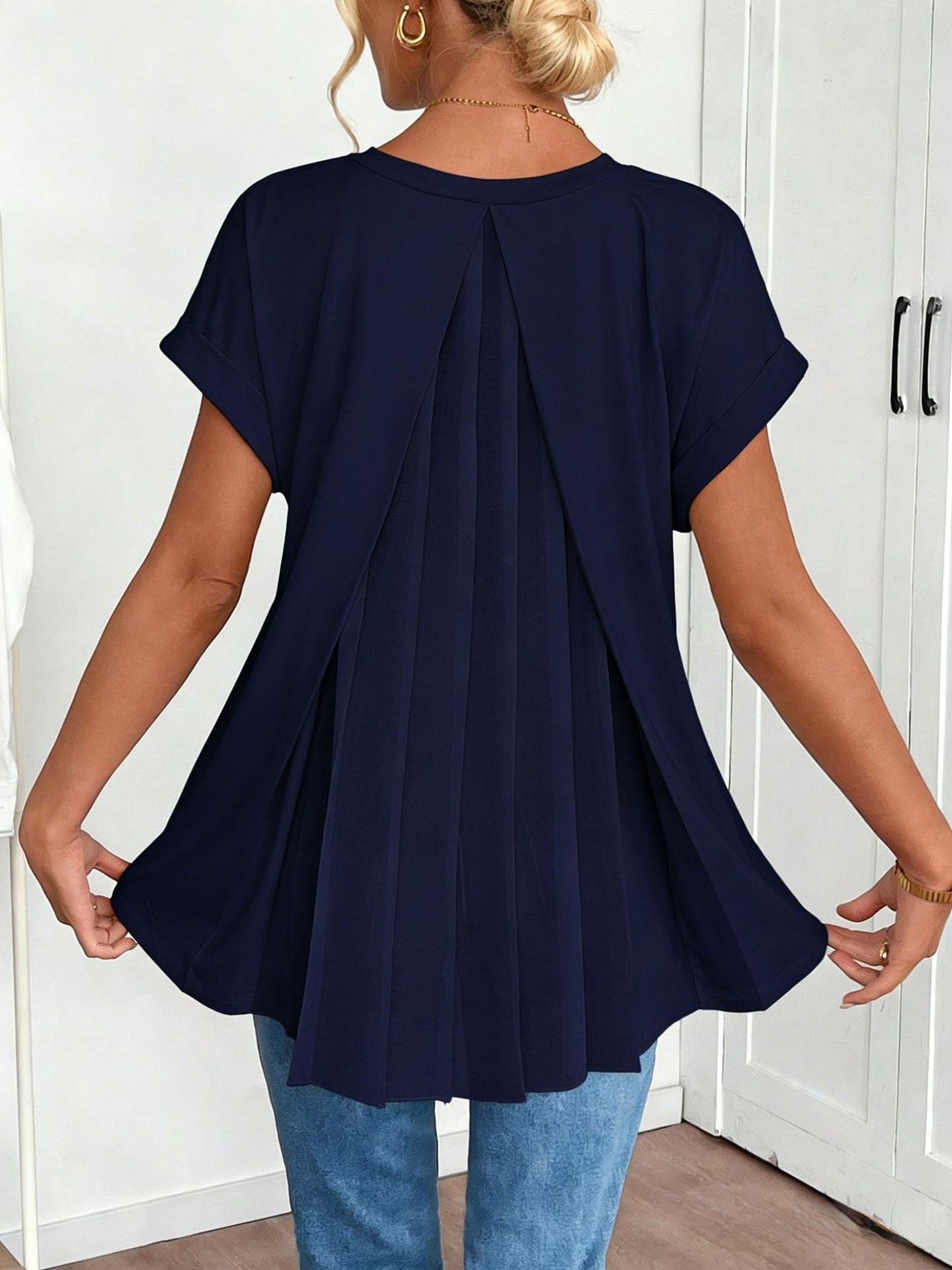 ❤The Perfect Tee for Women Who Want Effortless Style and a Flattering Silhouette